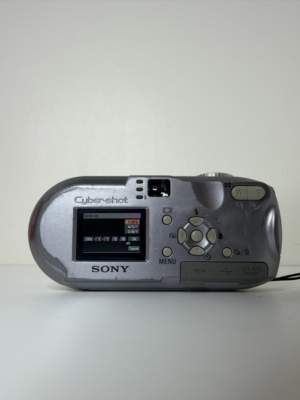 Sony Cyber-shot 5.1MP Digital Camera DSC-P93A Silver - TESTED & WORKING - Picture 2 of 16